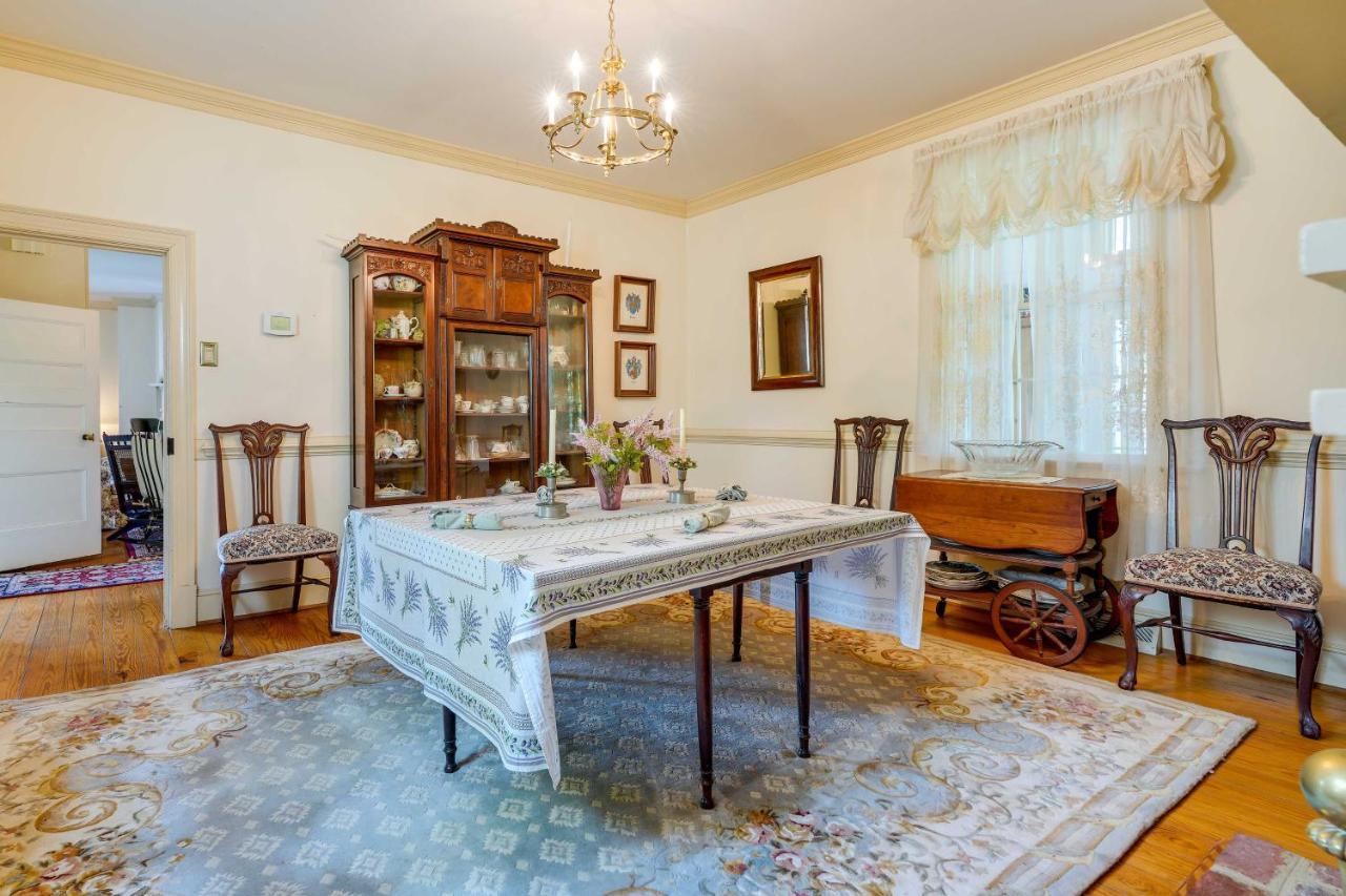 Terre Haute Manor Farmhouse With Gardens And Deck! มิดโลเธียน ภายนอก รูปภาพ