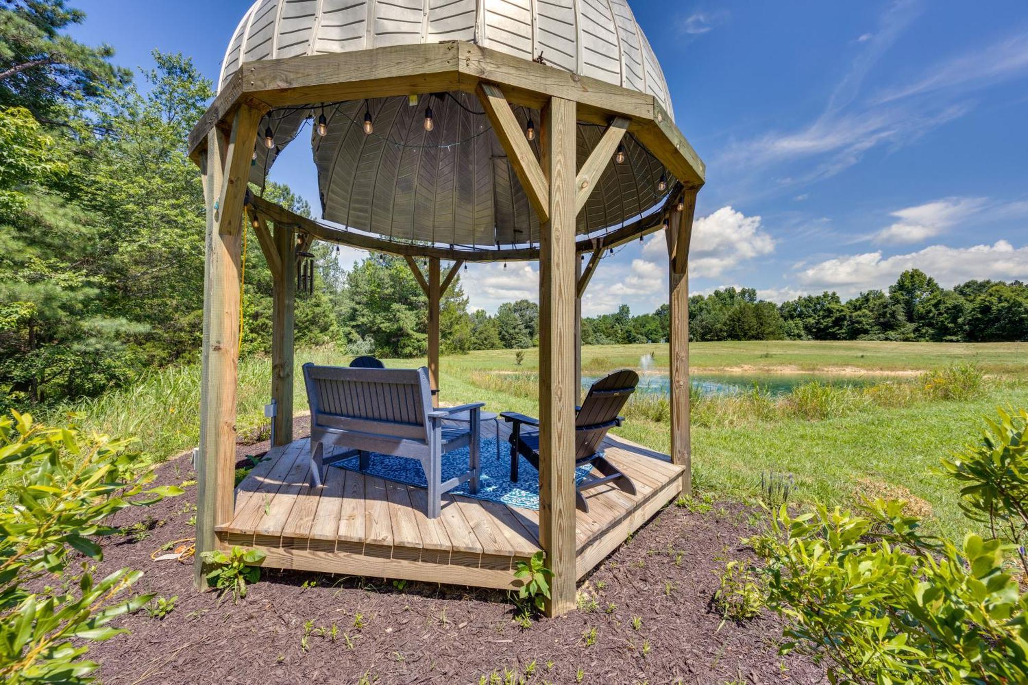 Terre Haute Manor Farmhouse With Gardens And Deck! มิดโลเธียน ภายนอก รูปภาพ